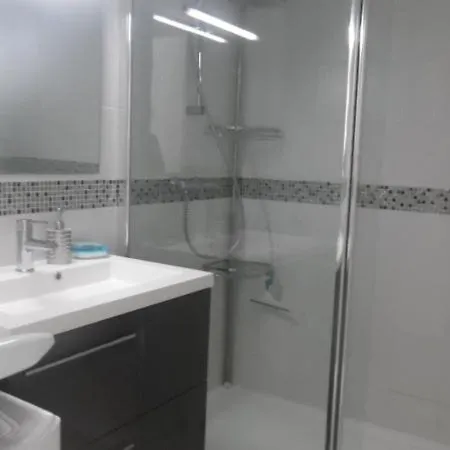 4 Couchages Avec Loggia, Wifi, Proche Centre Et Cures - Amelie-les-bains - Fr-1-703-57 Amélie-les-Bains-Palalda