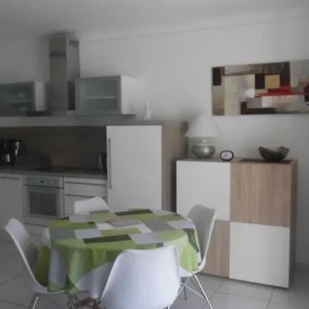 4 Couchages Avec Loggia, Wifi, Proche Centre Et Cures - Amelie-les-bains - Fr-1-703-57 *